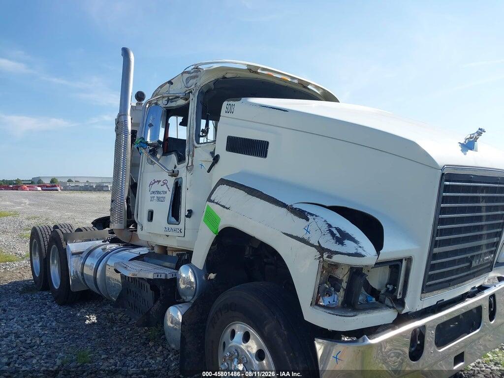 1M1AN07Y8HM026237 2017 MACK PINNACLE photo no. 10