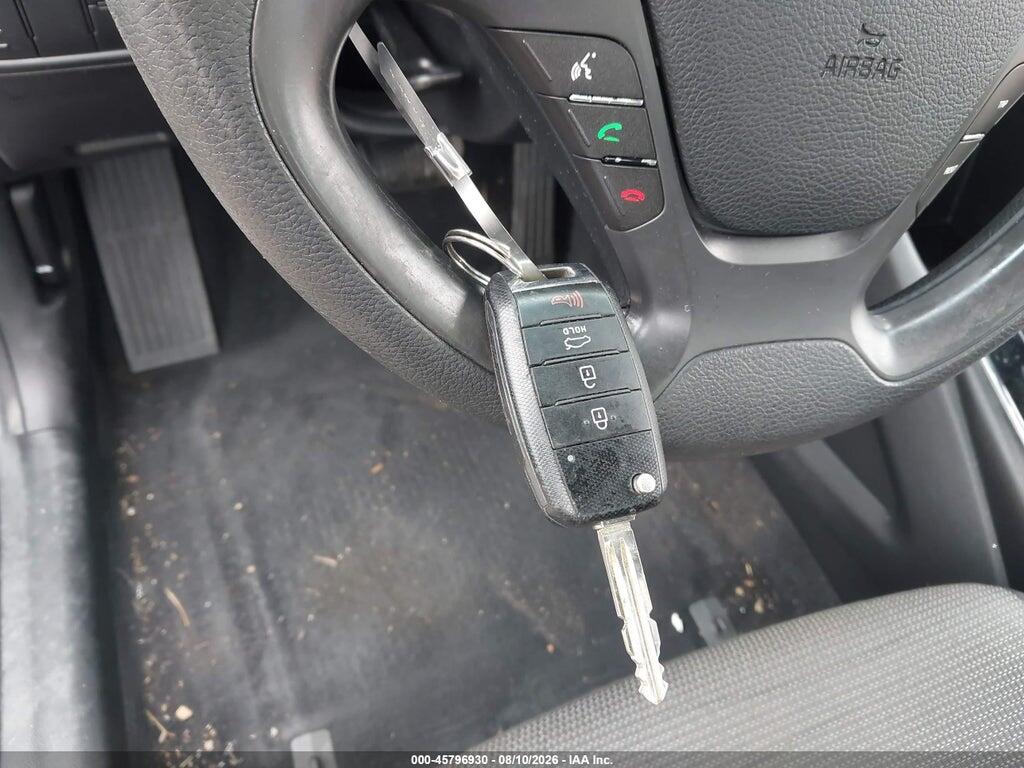 3KPFK4A75HE083371 2017 KIA FORTE photo no. 11