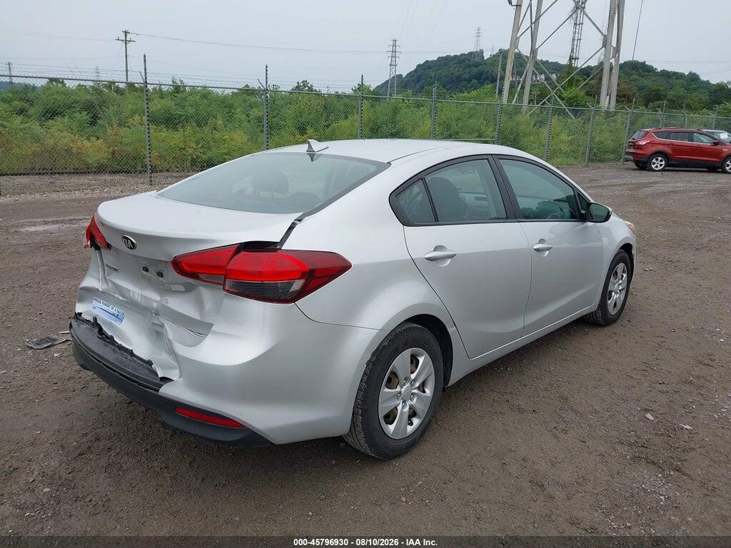 3KPFK4A75HE083371 2017 KIA FORTE photo no. 4