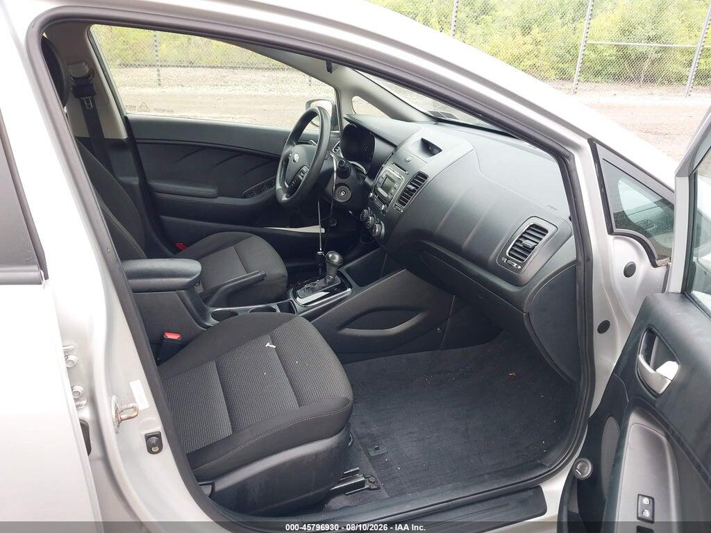3KPFK4A75HE083371 2017 KIA FORTE photo no. 5