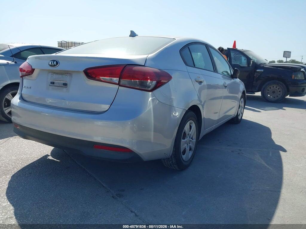 3KPFK4A73HE061286 2017 KIA FORTE photo no. 4