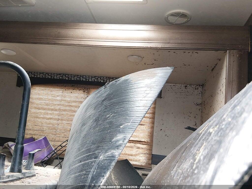 4E2TL3326H8110064 2017 KZ INC CONNECT photo no. 5