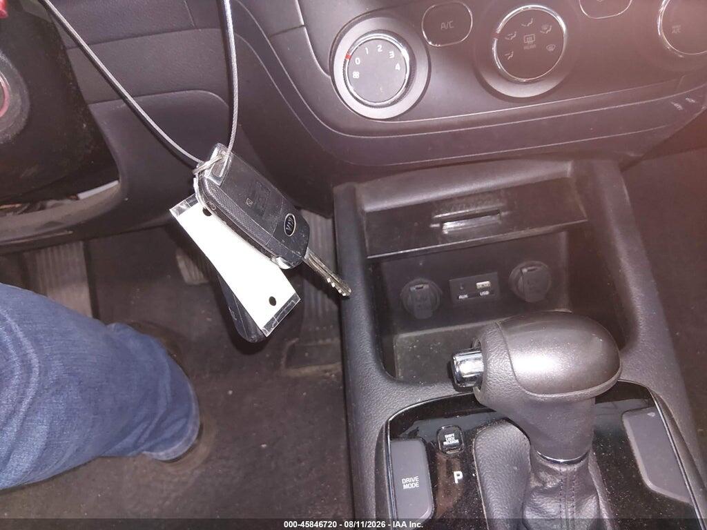 3KPFL4A78JE196802 2018 KIA FORTE photo no. 11