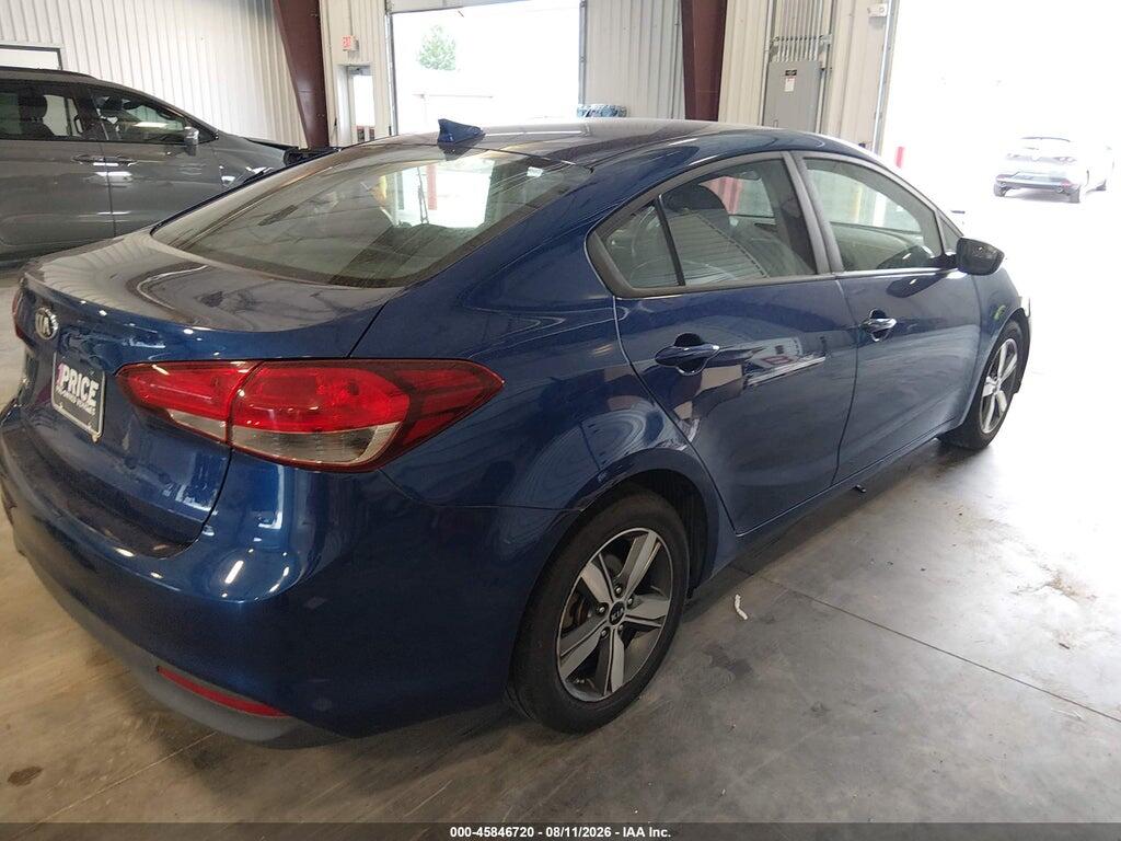 3KPFL4A78JE196802 2018 KIA FORTE photo no. 4