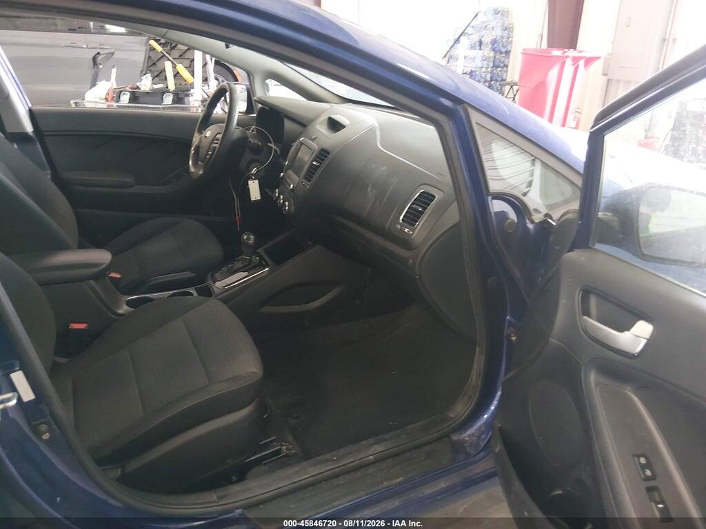 3KPFL4A78JE196802 2018 KIA FORTE photo no. 5