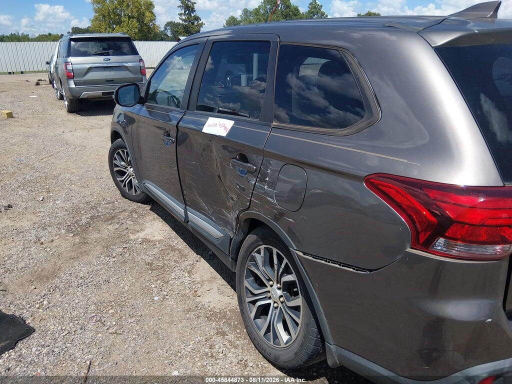 JA4AD3A31JZ013981 2018 MITSUBISHI OUTLANDER photo no. 6