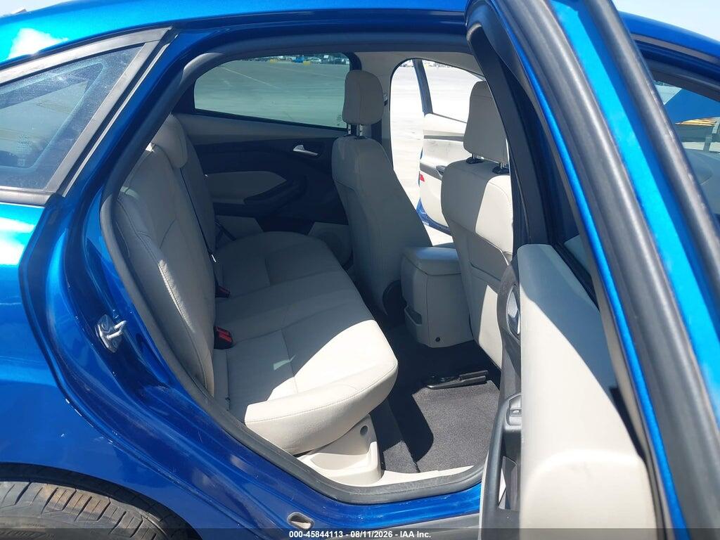 1FADP3F25JL231876 2018 FORD FOCUS photo no. 8