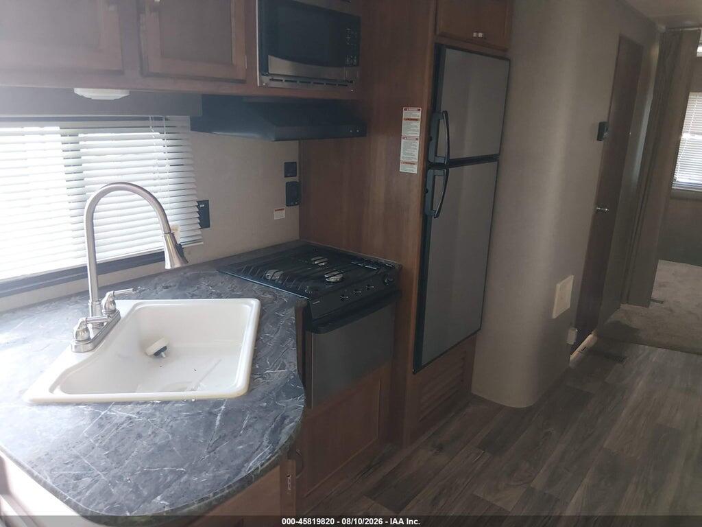 4YDT30325J3101968 2018 KEYSTONE RV SPRINGDALE SERIES M- photo no. 10