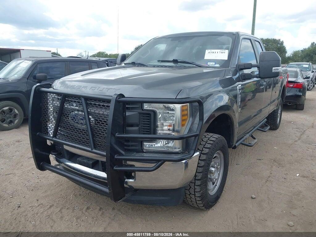 1FT7X2B61JEC81785 2018 FORD F-250 photo no. 2