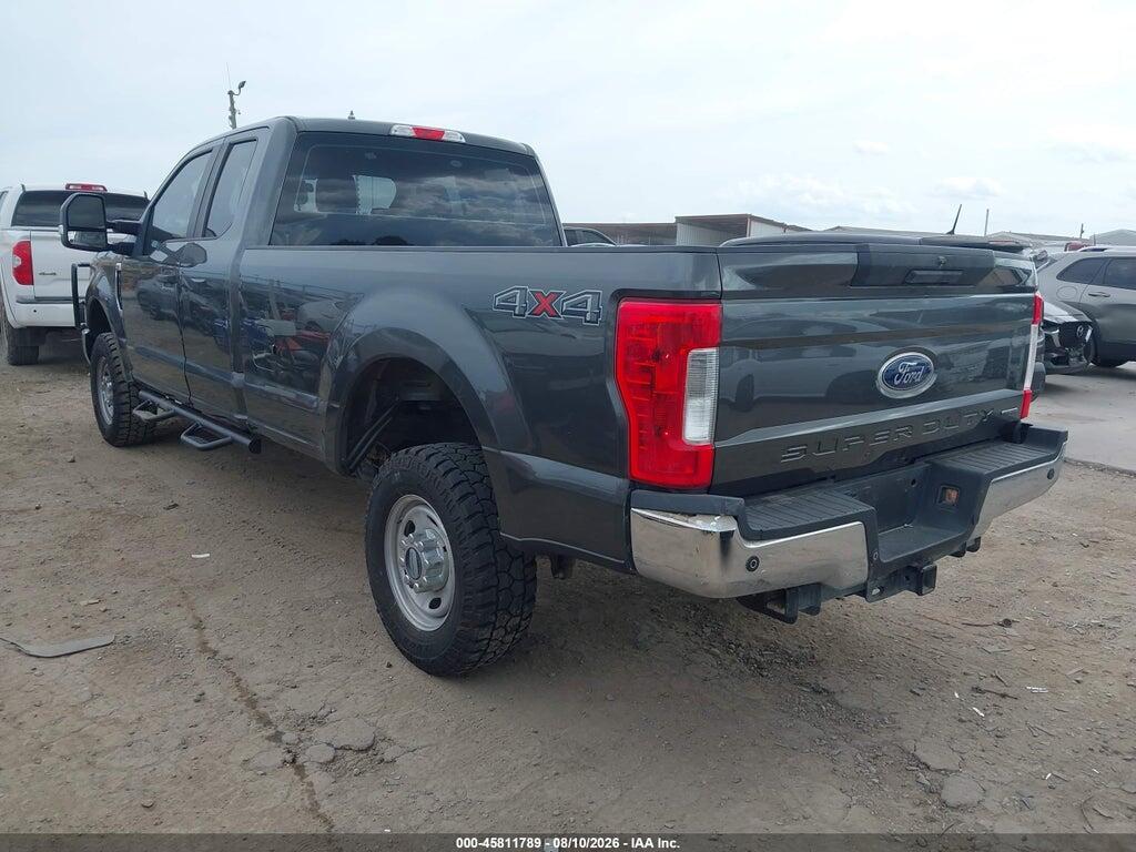 1FT7X2B61JEC81785 2018 FORD F-250 photo no. 3