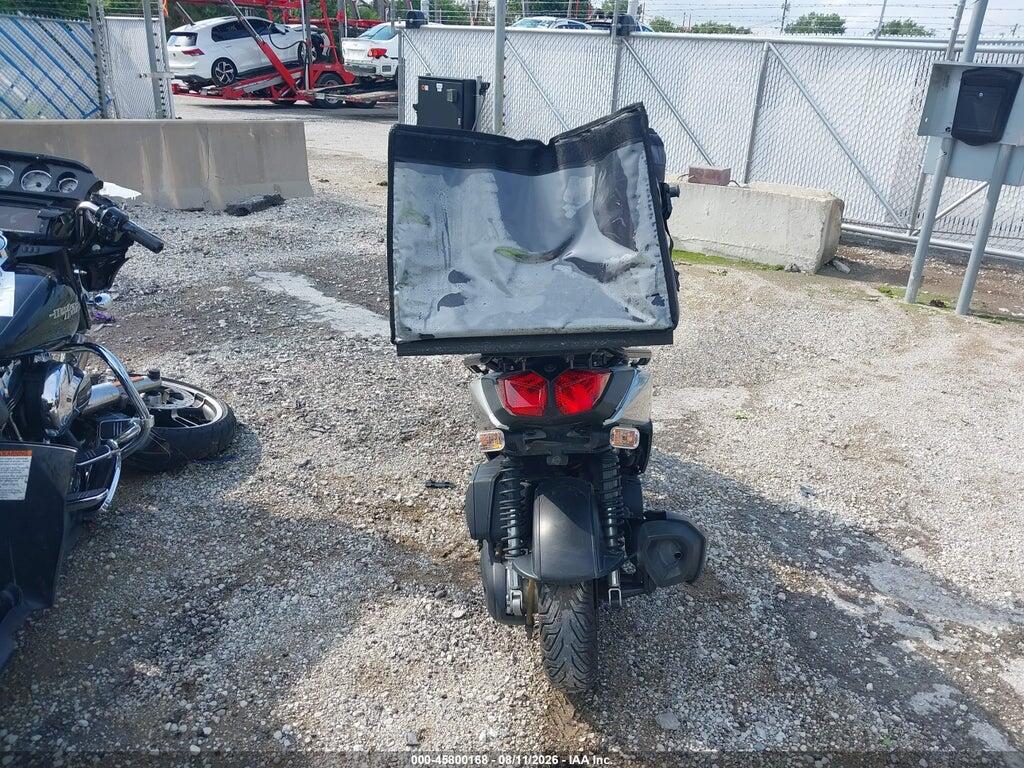 RKRSEB1Y3JA002467 2018 YAMAHA YW125 photo no. 6
