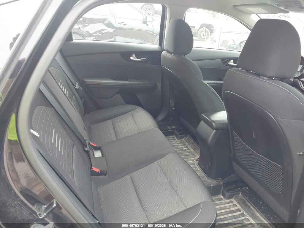 3KPF34AD8KE015690 2019 KIA FORTE photo no. 8