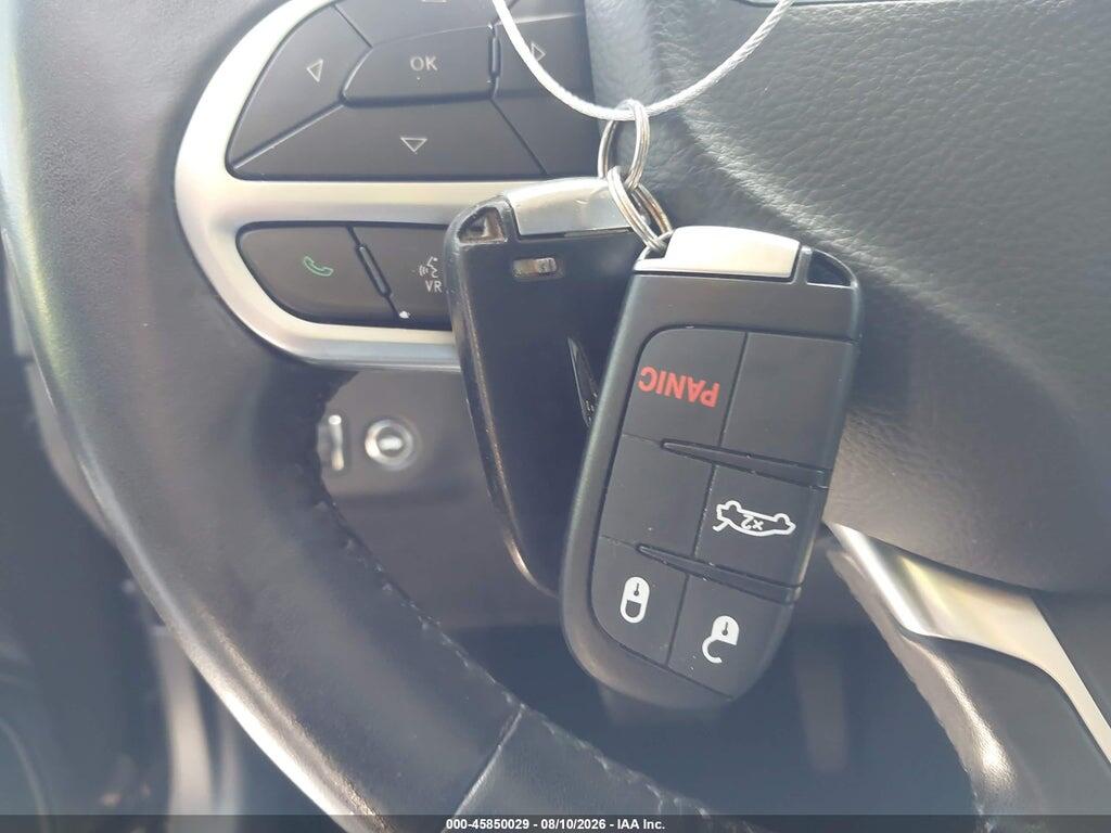 2C3CCAAG4KH728834 2019 CHRYSLER 300 photo no. 11