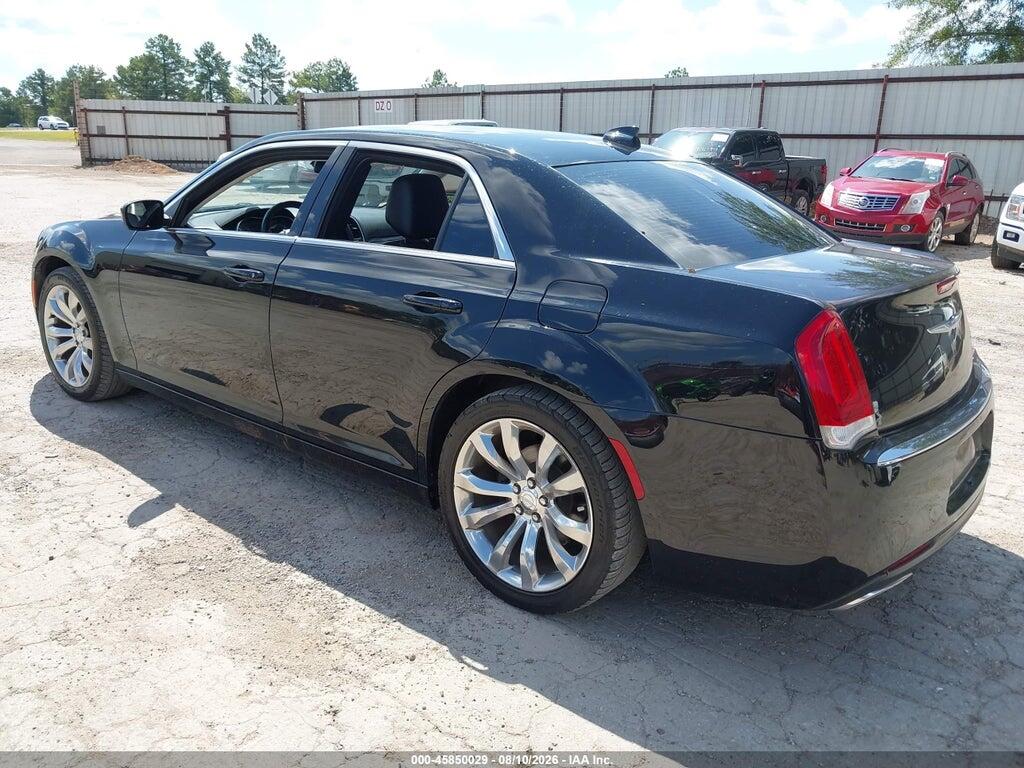 2C3CCAAG4KH728834 2019 CHRYSLER 300 photo no. 3