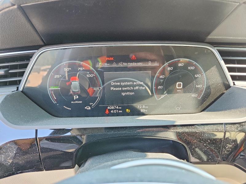 2021 AUDI E-TRON PREMIUM — Фото 9 из 14