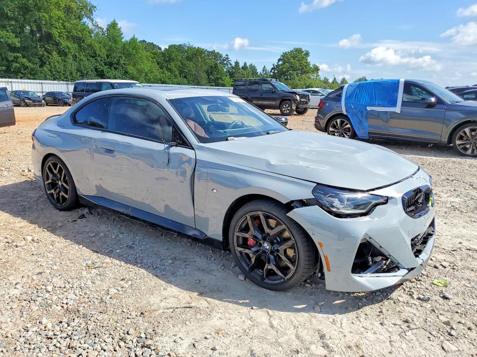 2025 BMW M240XI — Фото 4 из 12