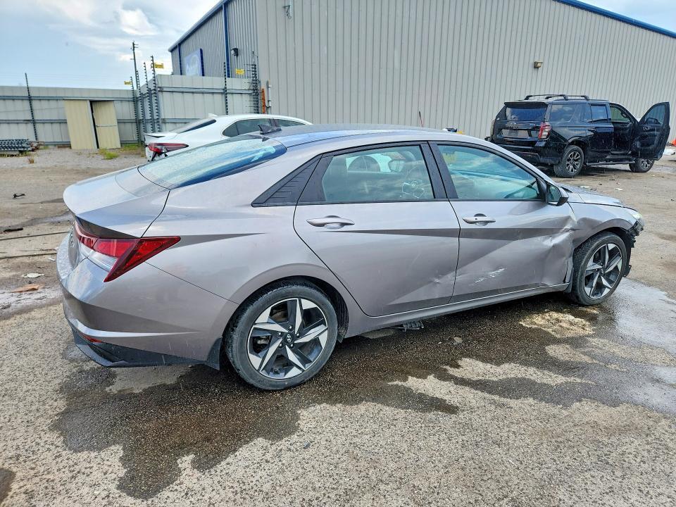 2023 HYUNDAI ELANTRA SEL — Фото 3 из 13