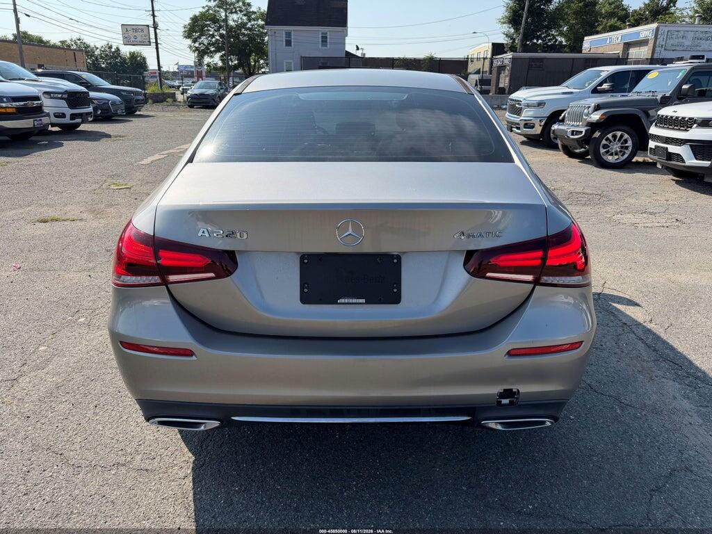 WDD3G4FB0KW024667 2019 MERCEDES-BENZ A 220 photo no. 11