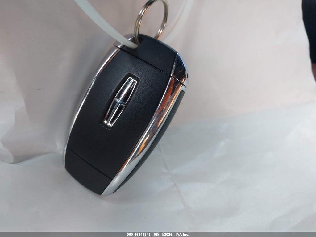 2LMPJ6L96KBL11202 2019 LINCOLN NAUTILUS photo no. 11
