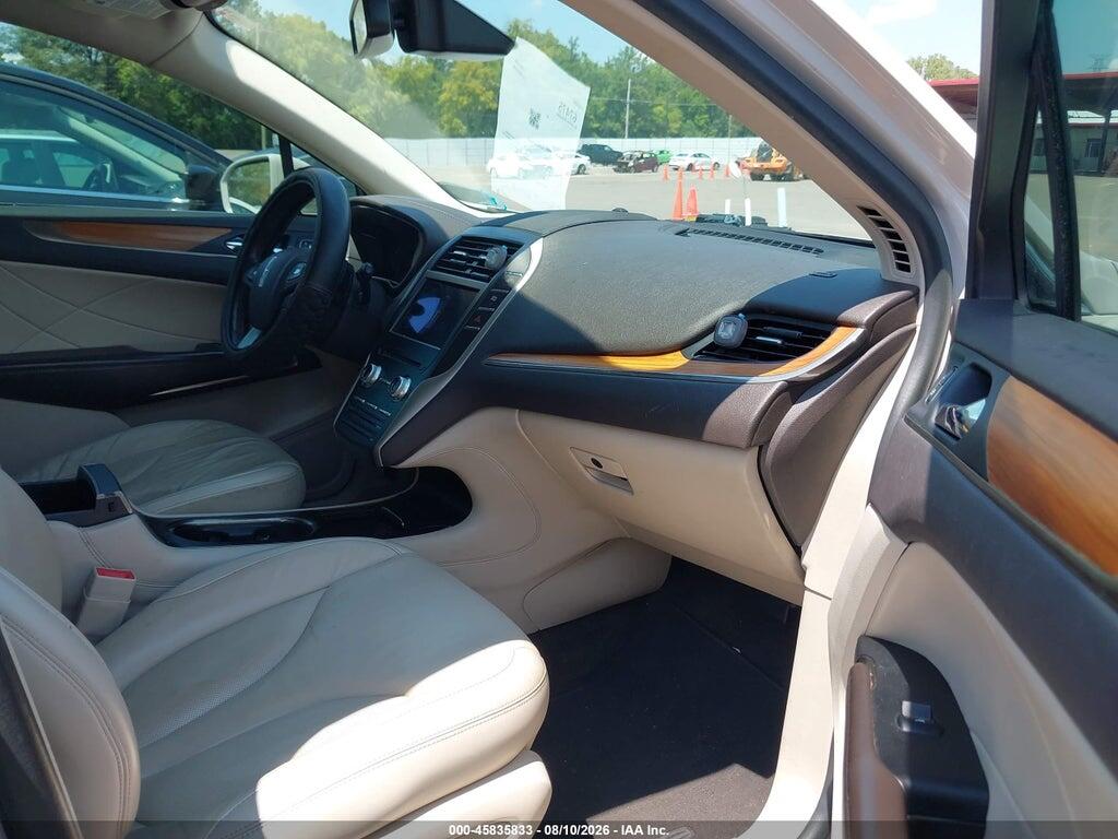 5LMCJ2C95KUL04476 2019 LINCOLN MKC photo no. 5