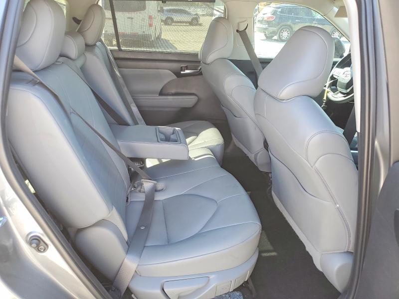 2025 TOYOTA HIGHLANDER XLE — Фото 11 из 13