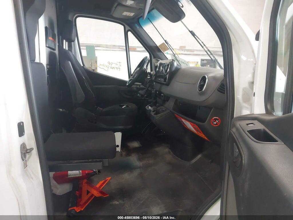 WD3PF1CD5KP100715 2019 MERCEDES-BENZ SPRINTER 2500 photo no. 5