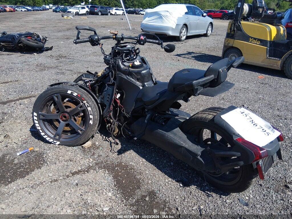 3JB2FEG42KJ002088 2019 CAN-AM RYKER photo no. 3