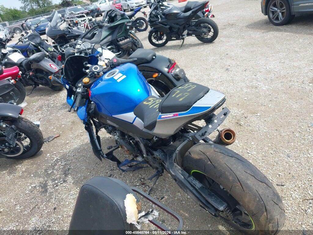 JS1DM11H4M7100139 2021 SUZUKI GSX-R1000 photo no. 3
