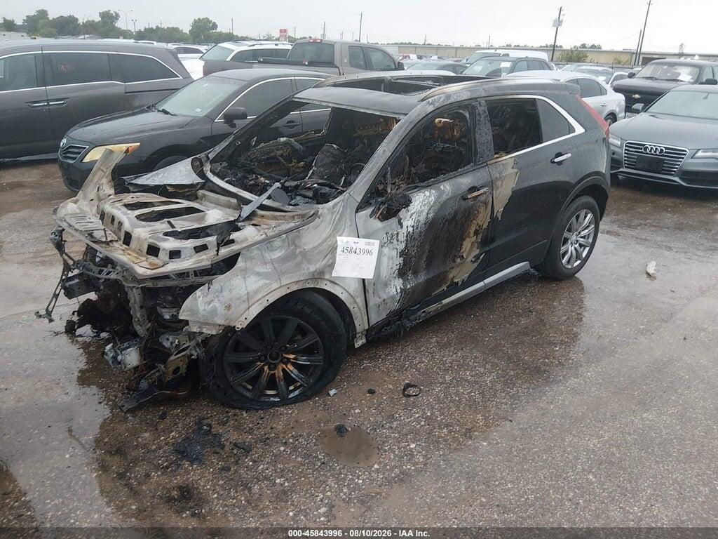1GYFZDR46MF001082 2021 CADILLAC XT4 photo no. 2