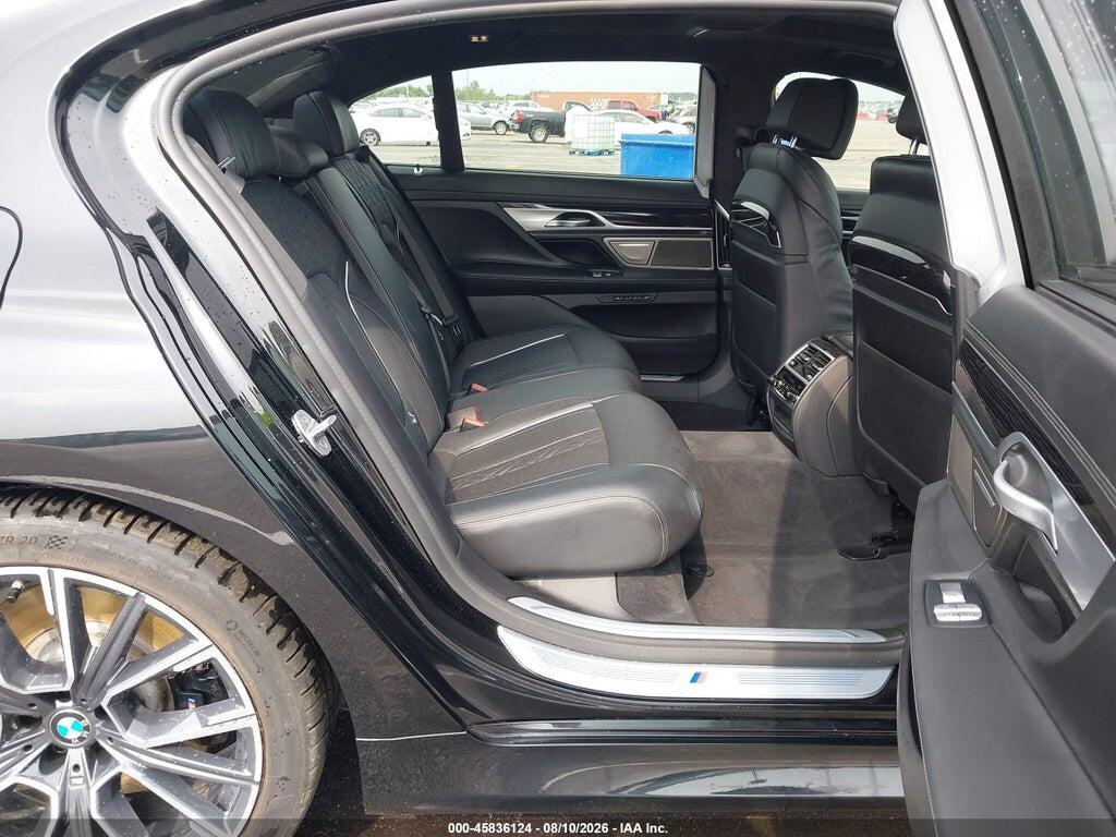 WBA7U2C0XNCG92476 2022 BMW 750 photo no. 8