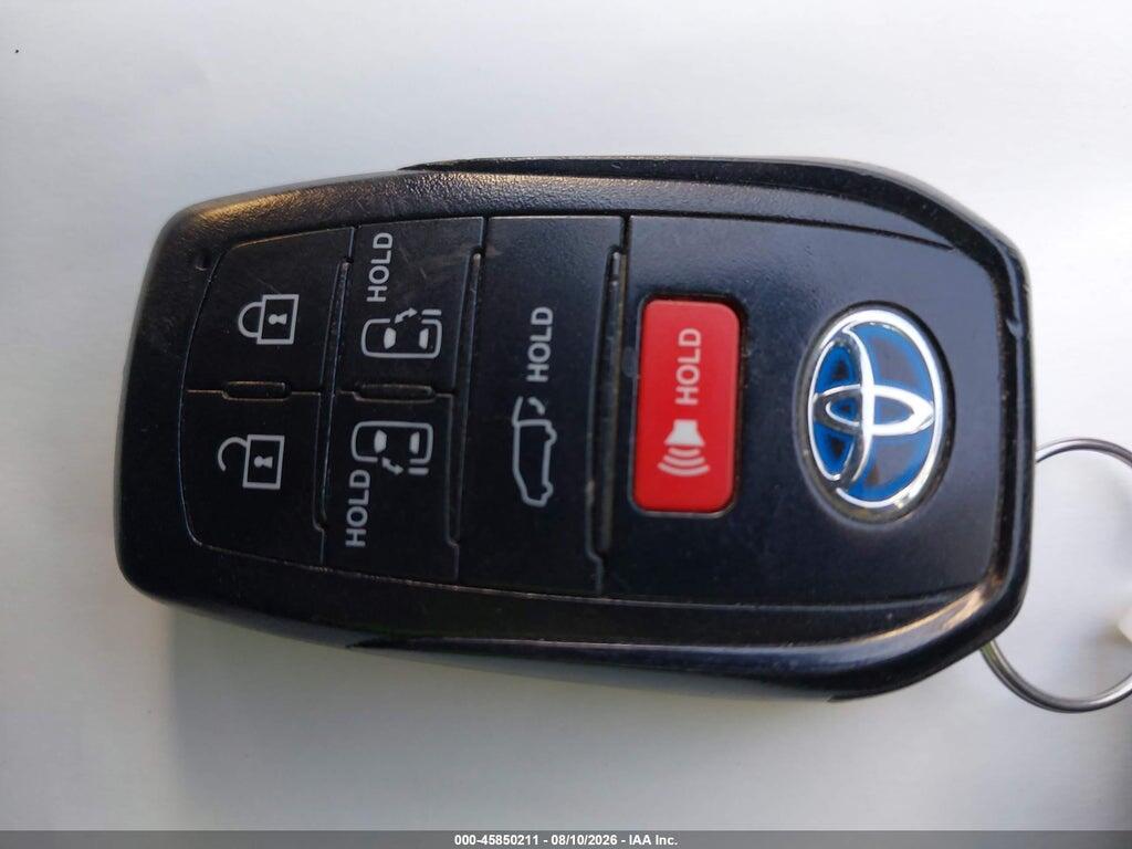 5TDYRKEC9PS174065 2023 TOYOTA SIENNA photo no. 11