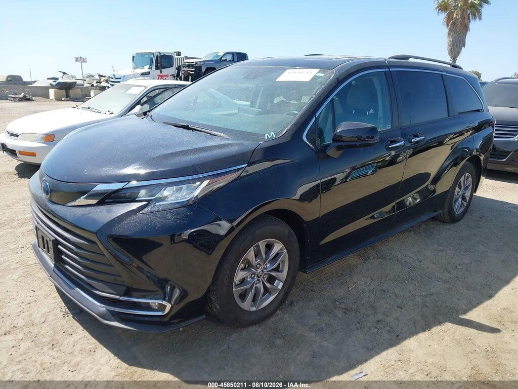 5TDYRKEC9PS174065 2023 TOYOTA SIENNA photo no. 2