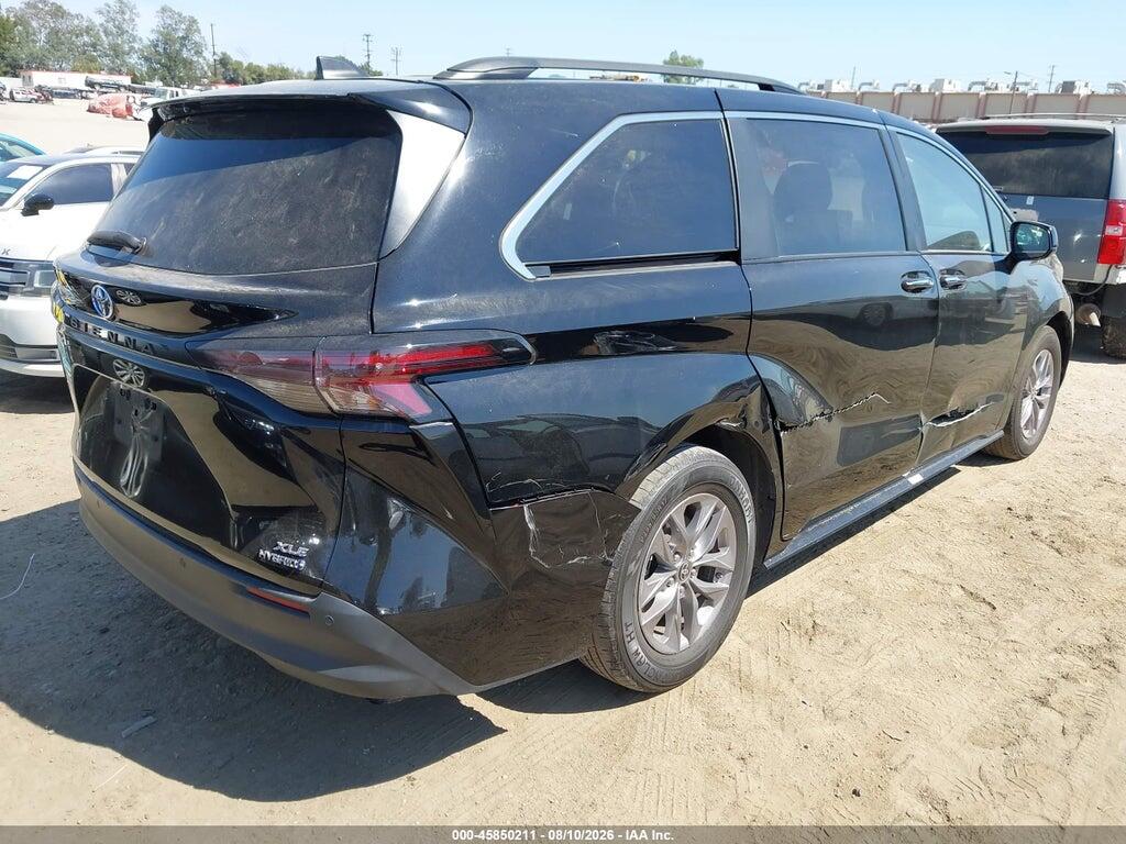 5TDYRKEC9PS174065 2023 TOYOTA SIENNA photo no. 4