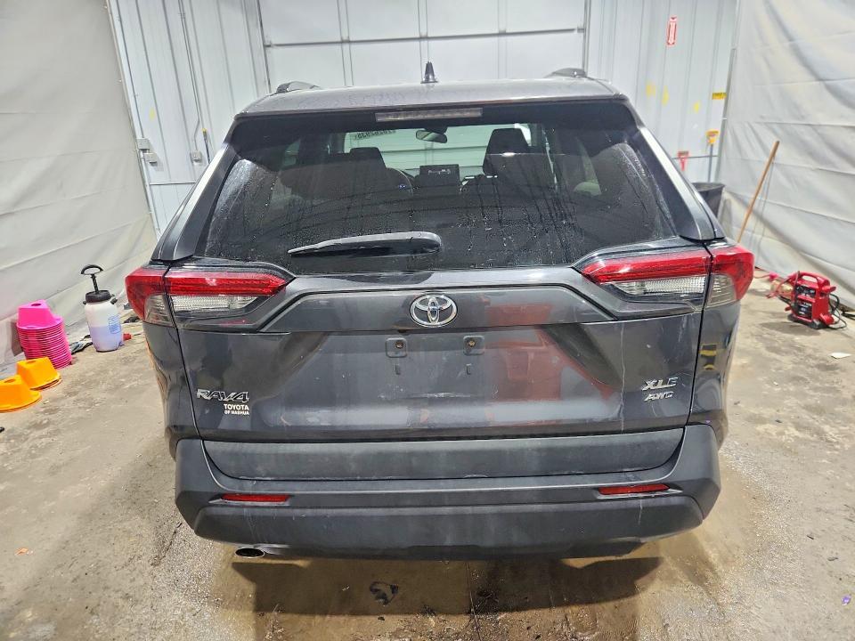 2019 TOYOTA RAV4 XLE — Фото 6 из 12
