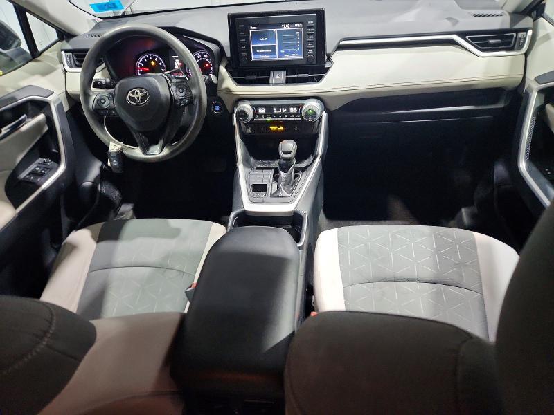 2019 TOYOTA RAV4 XLE — Фото 8 из 12