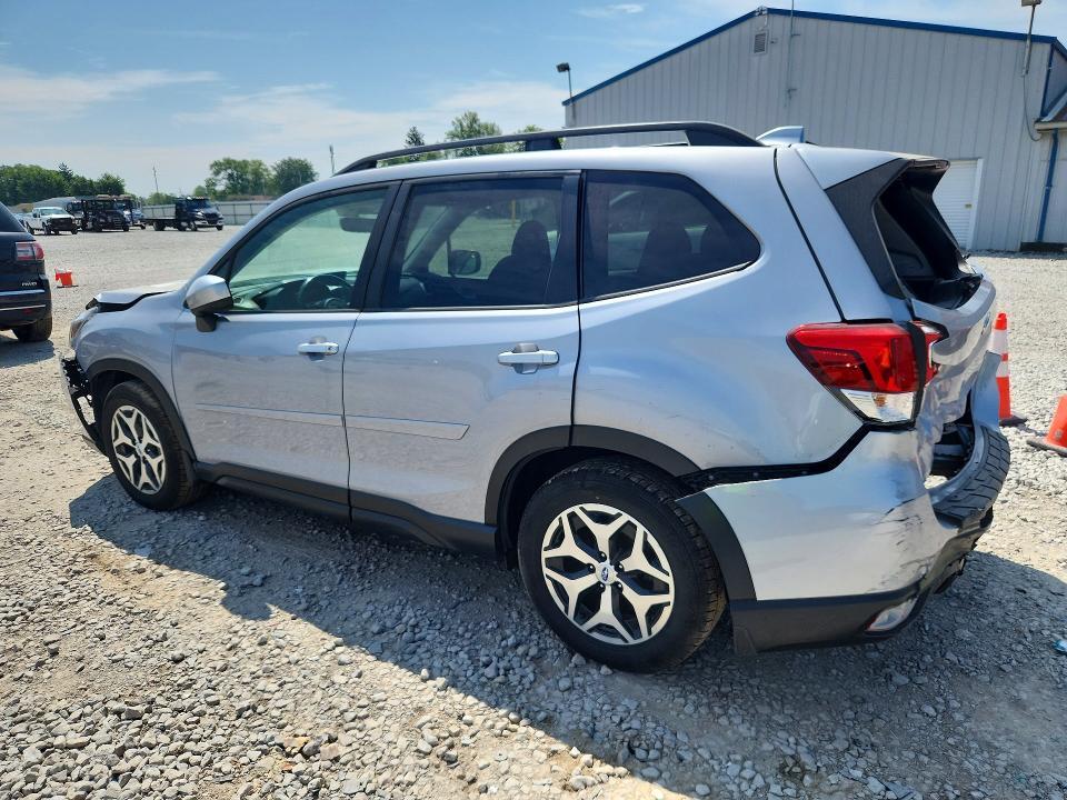 2020 SUBARU FORESTER PREMIUM — Фото 2 из 13