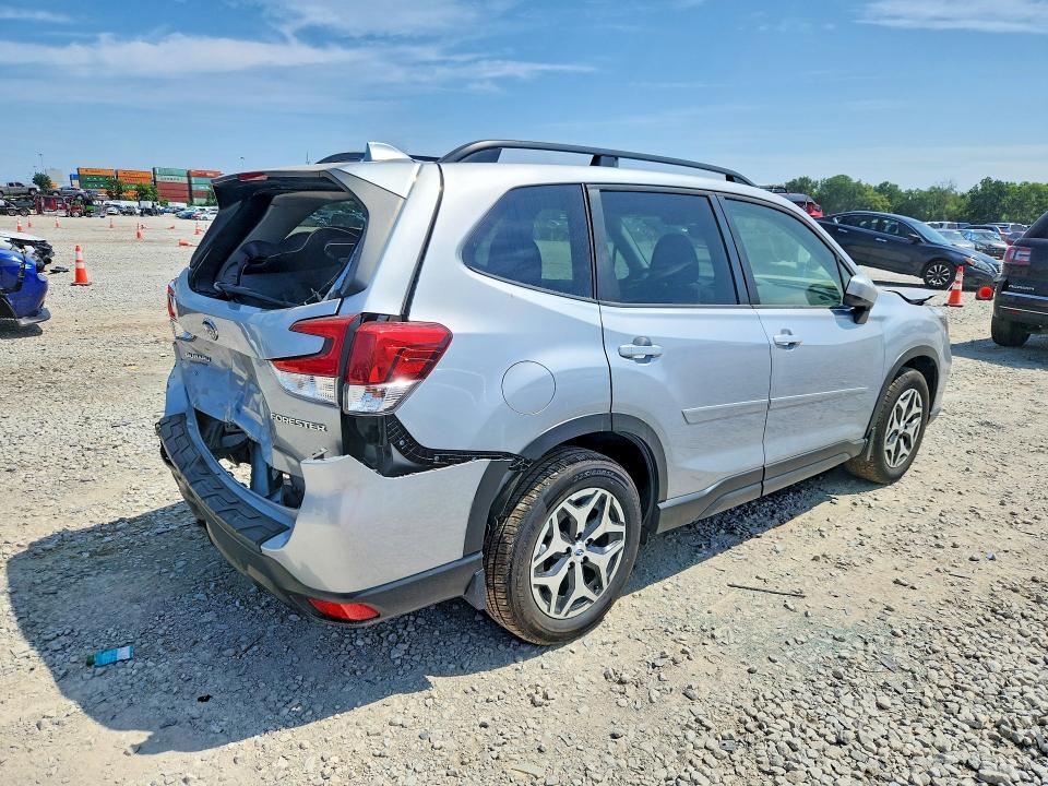 2020 SUBARU FORESTER PREMIUM — Фото 3 из 13