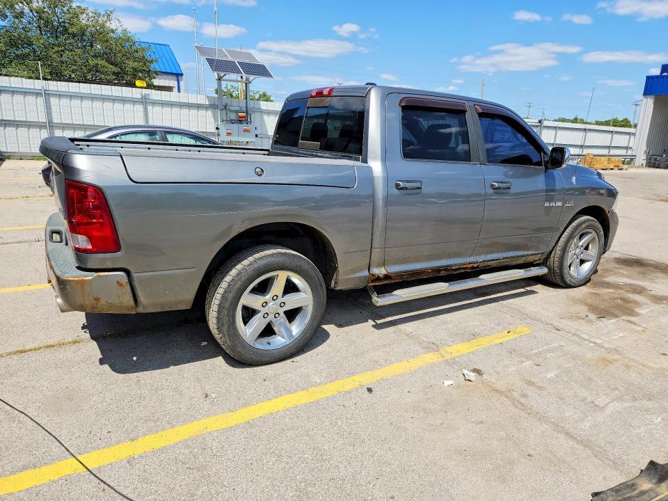 2010 DODGE RAM 1500 — Фото 3 из 12