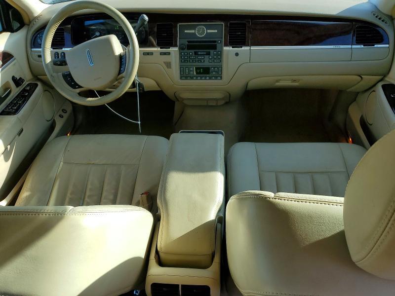 2007 LINCOLN TOWN CAR SIGNATURE — Фото 8 из 12