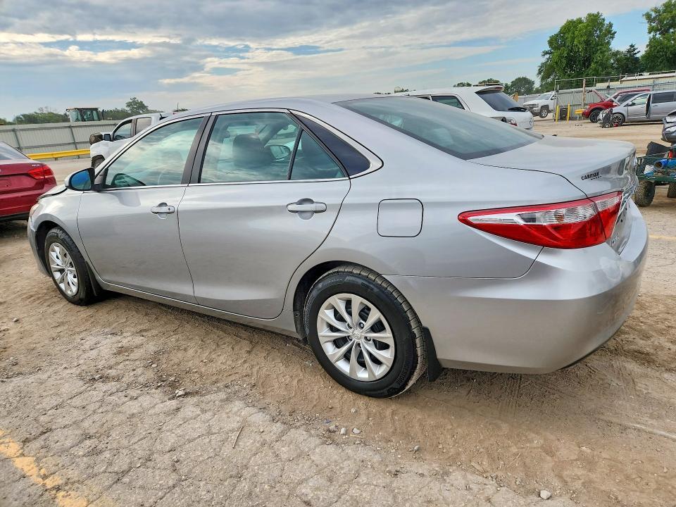 2016 TOYOTA CAMRY LE — Фото 2 из 12