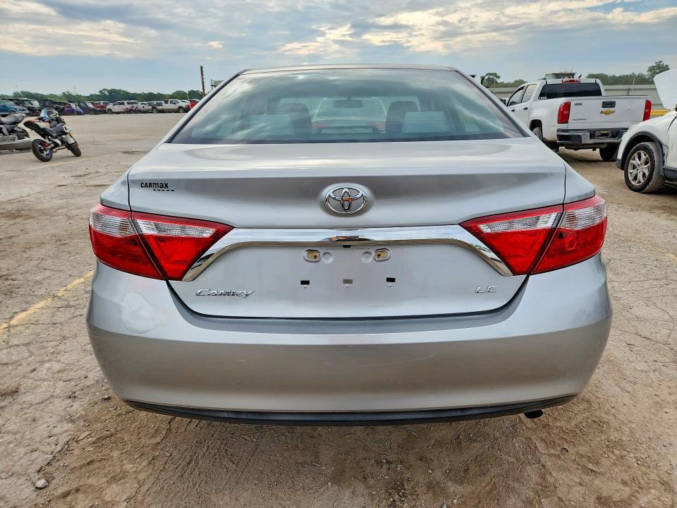 2016 TOYOTA CAMRY LE — Фото 6 из 12