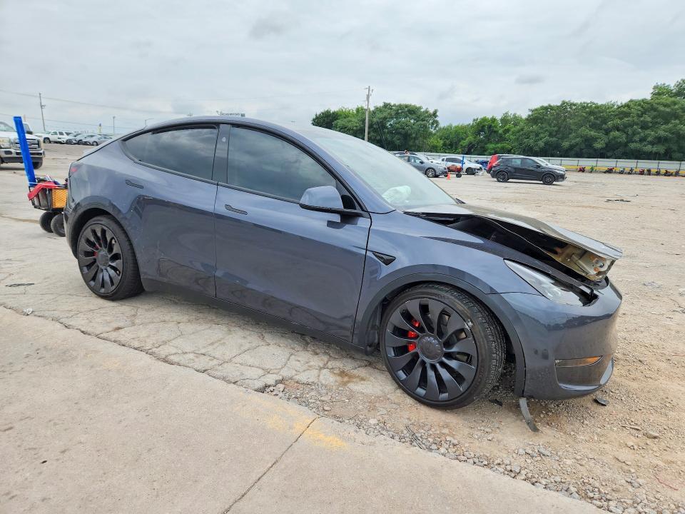2023 TESLA MODEL Y — Фото 4 из 12