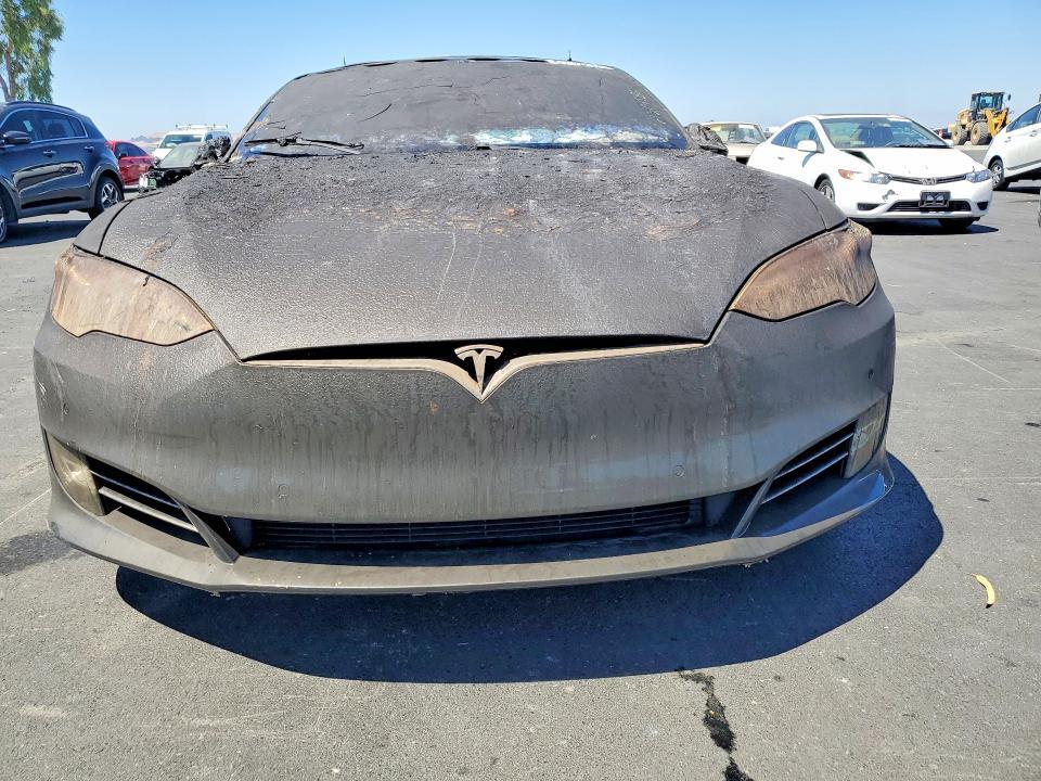 2018 TESLA MODEL S — Фото 5 из 11