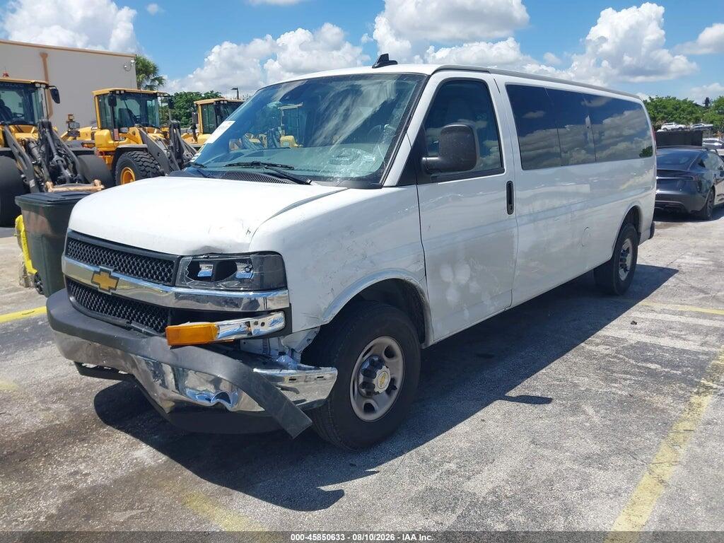 1GAZGPF76S1150135 2025 CHEVROLET EXPRESS PASSENGER photo no. 2