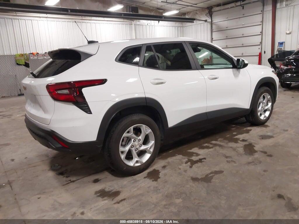KL77LFEP7TC028232 2026 CHEVROLET TRAX photo no. 4