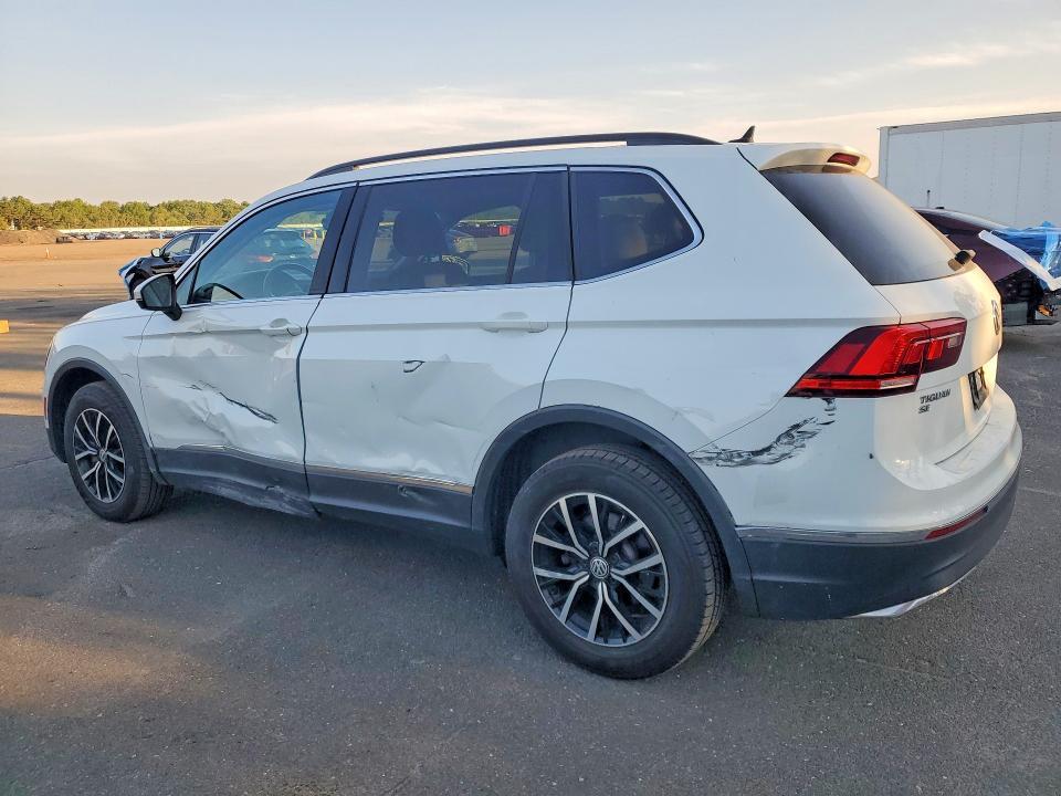 2021 VOLKSWAGEN TIGUAN SE — Фото 2 из 13
