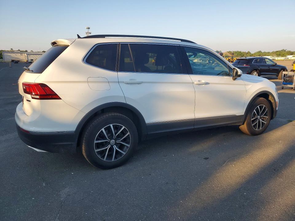 2021 VOLKSWAGEN TIGUAN SE — Фото 3 из 13