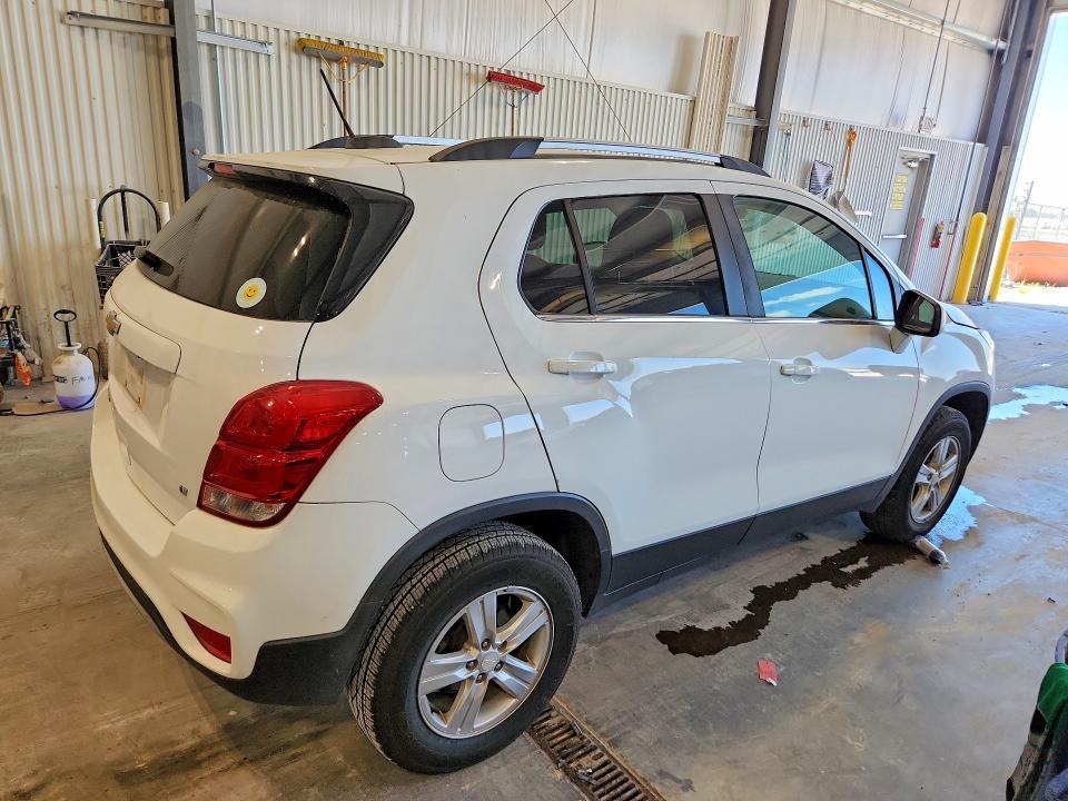 2017 CHEVROLET TRAX 1LT — Фото 3 из 12