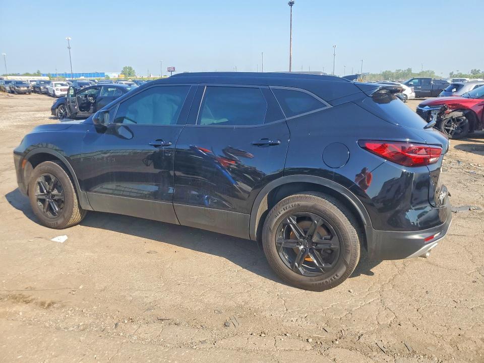 2023 CHEVROLET BLAZER 2LT — Фото 2 из 13