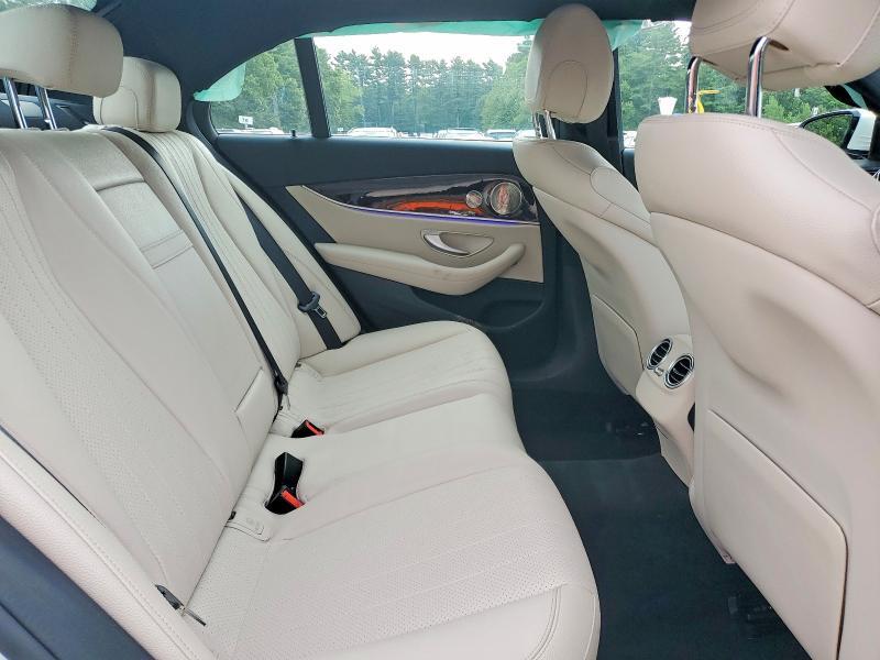 2022 MERCEDES-BENZ E 450 4MATIC — Фото 10 из 13